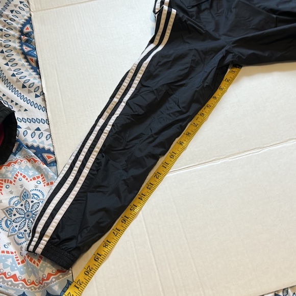 Adidas wind breaker running jacket - Picture 11 of 14